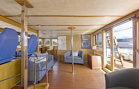 The bridge and guest area leading to the aft deck